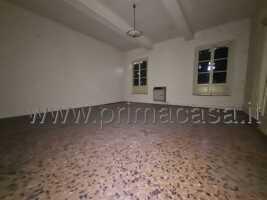 4-room flat in Via Azzo da Correggio 8, Correggio - Photo 1