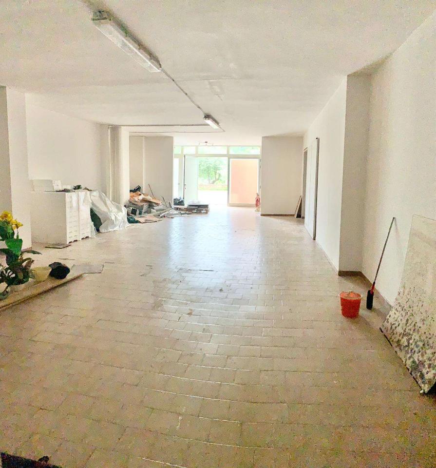 Magazzino in Via Giappone 43, Termoli - Foto 1