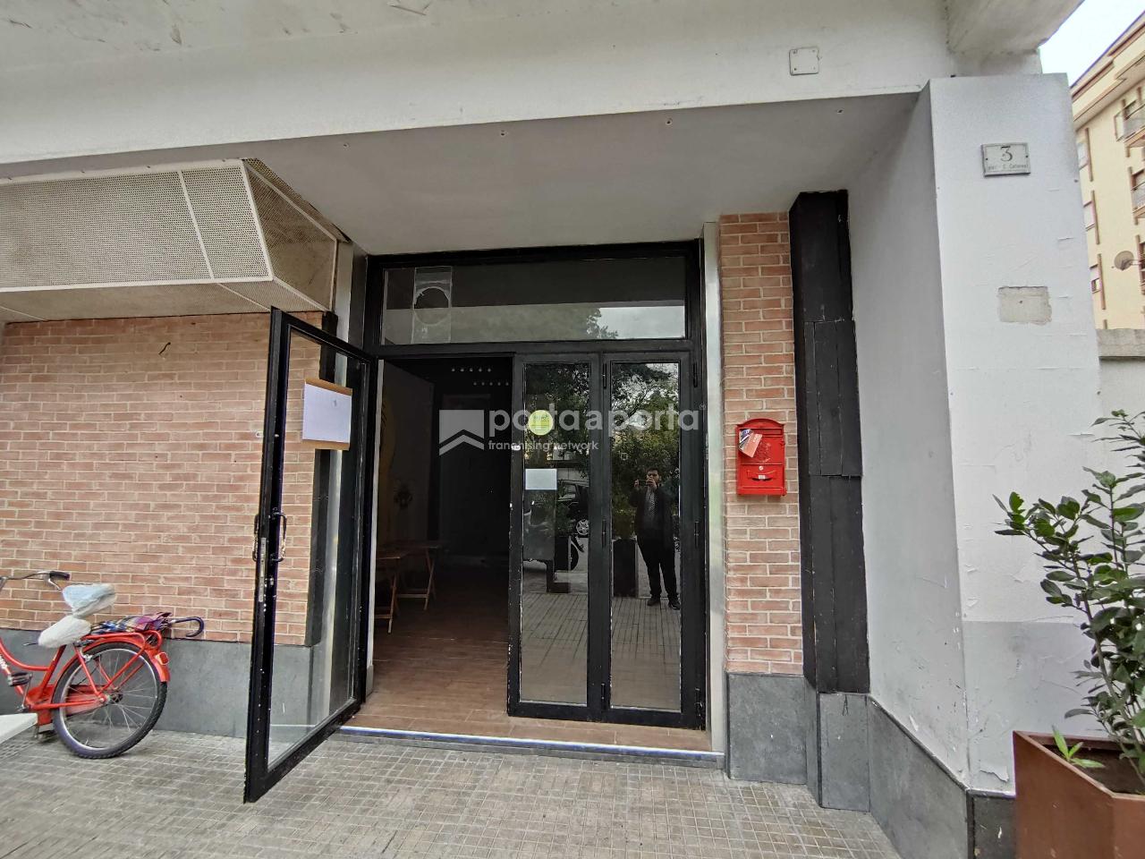 Negozio in Piazza Cattaneo, Caserta, {3} - Foto 2