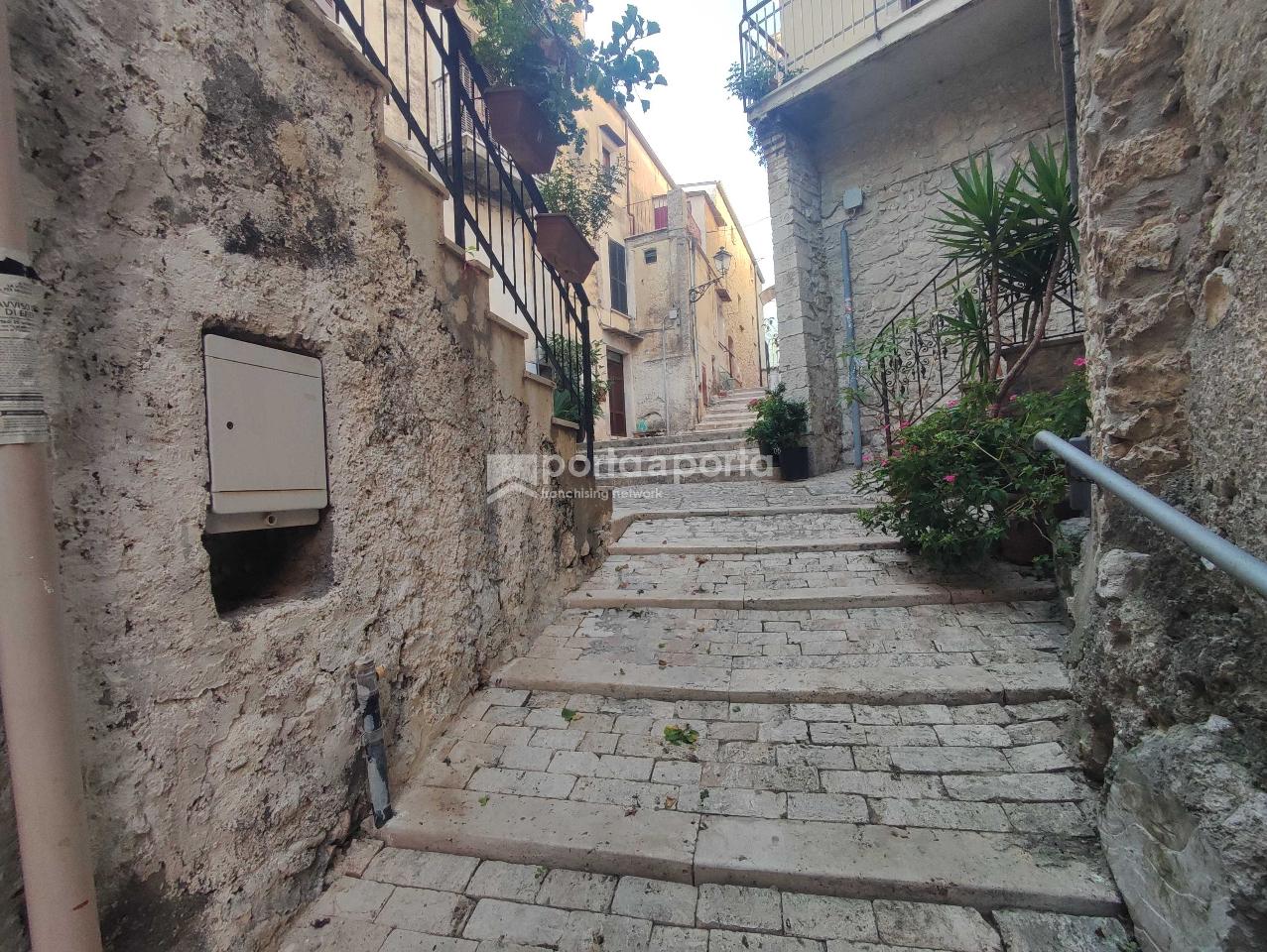 Magazzino in Via Sant'Antonio Abate, Formia, {3} - Foto 2