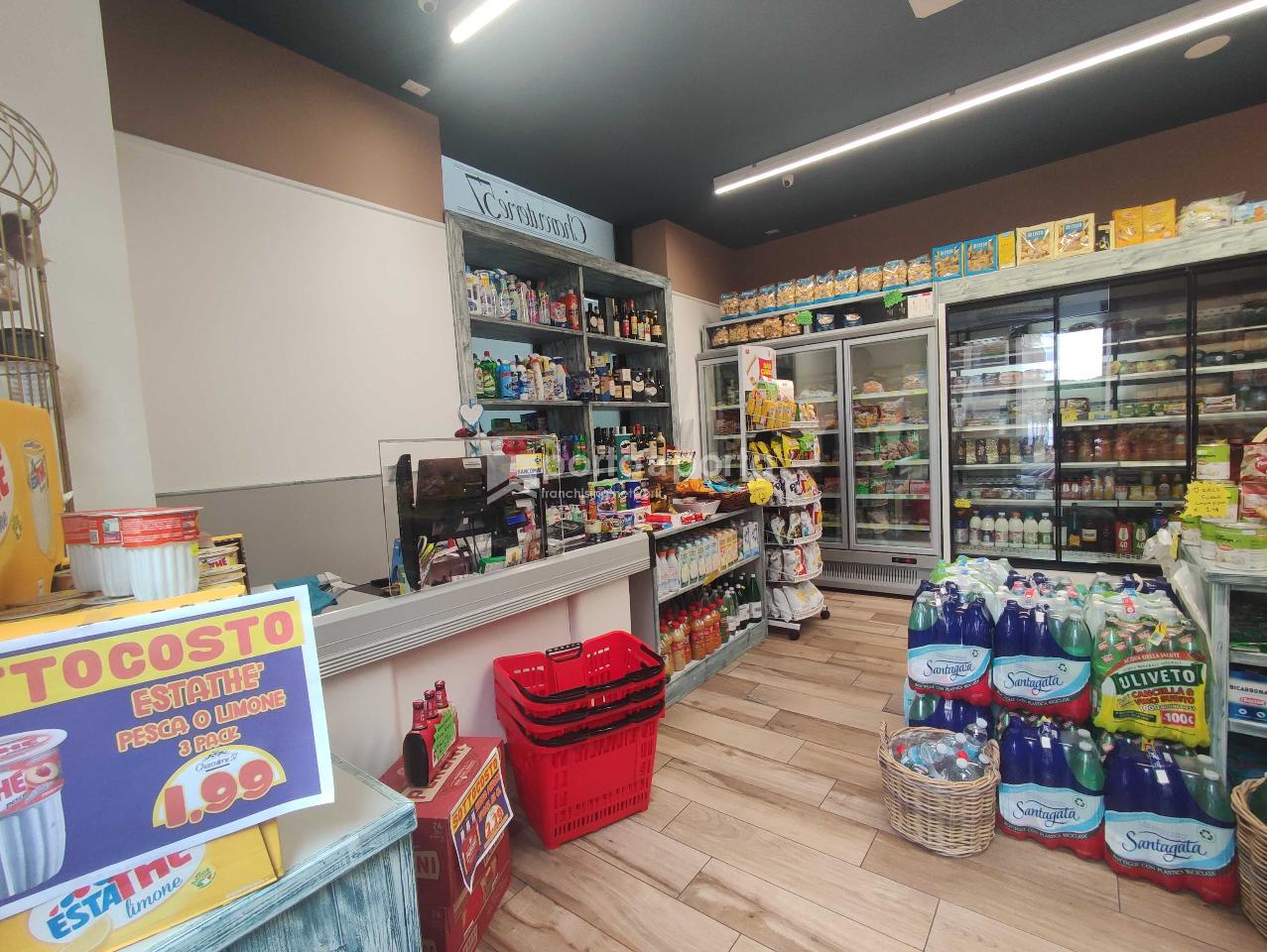 Alimentari in Via Angelo Rubino, Formia, {3} - Foto 2