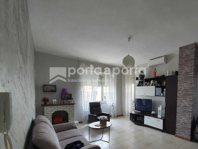 3-room flat in Via Roma, Curti - Photo 1