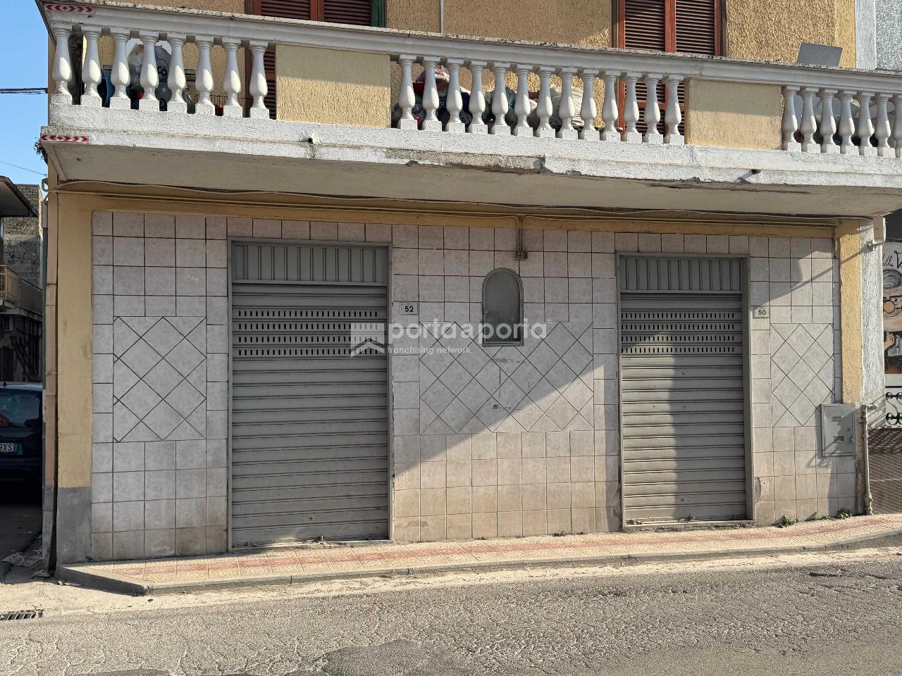 Esercizio commerciale in Via Giuseppe Garibaldi, Macerata Campania, {3} - Foto 2