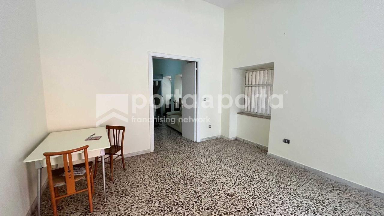 Negozio in Via Giuseppe Orsi, Casapulla, {3} - Foto 1