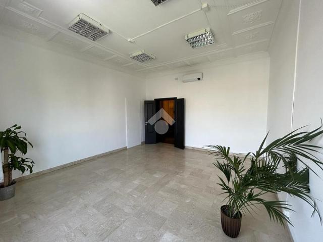 Office in {3}, Piazza della Vittoria 4 - Photo 1