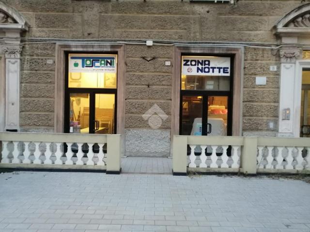 Shop in Via Marina di Robilant 18, Genova - Photo 1