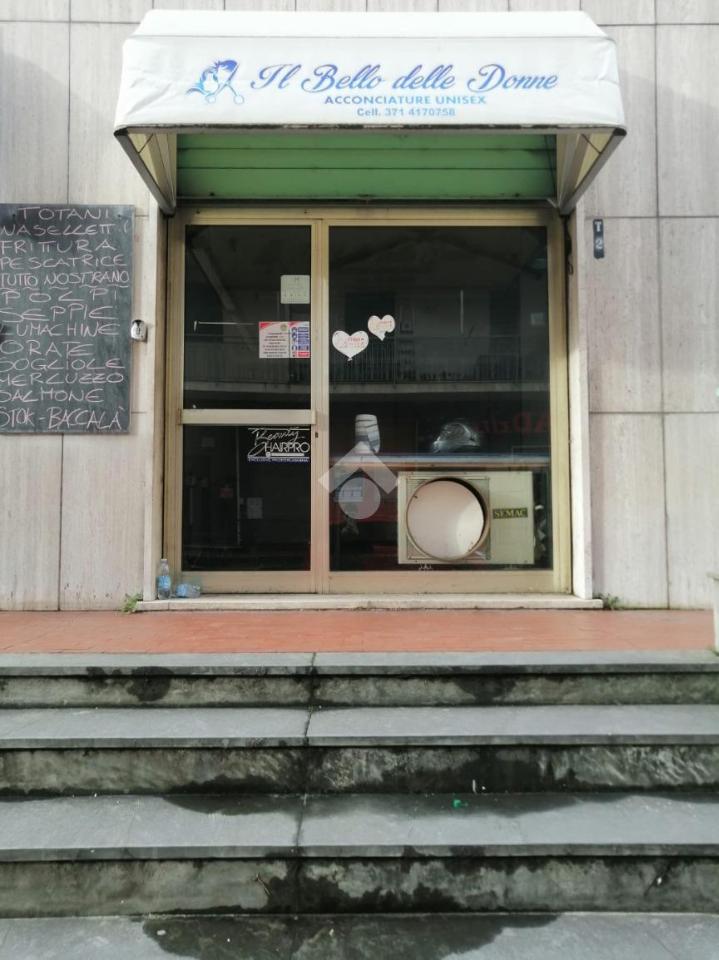 Negozio in Via Giovanni Trossarelli 8, Genova, {3} - Foto 1