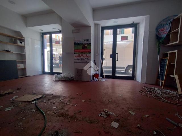 Geschäft in Via Pisacane 14, Genova - Foto 1