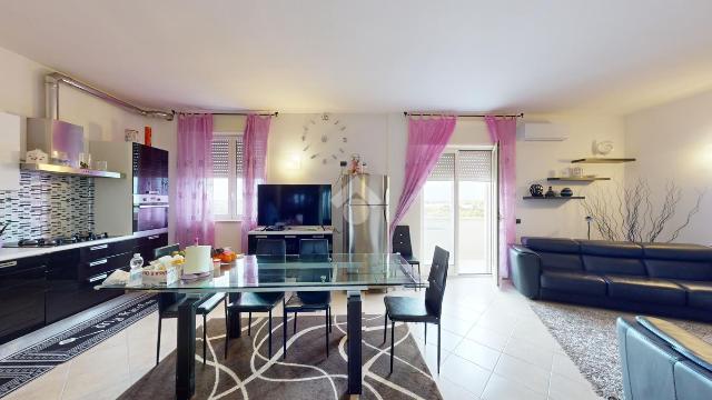 Vierzimmerwohnung in Via del Lavoro 30, Brindisi - Foto 1