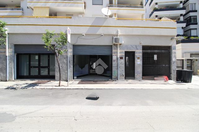 Garage or car box in Via Osanna 70, Brindisi - Photo 1