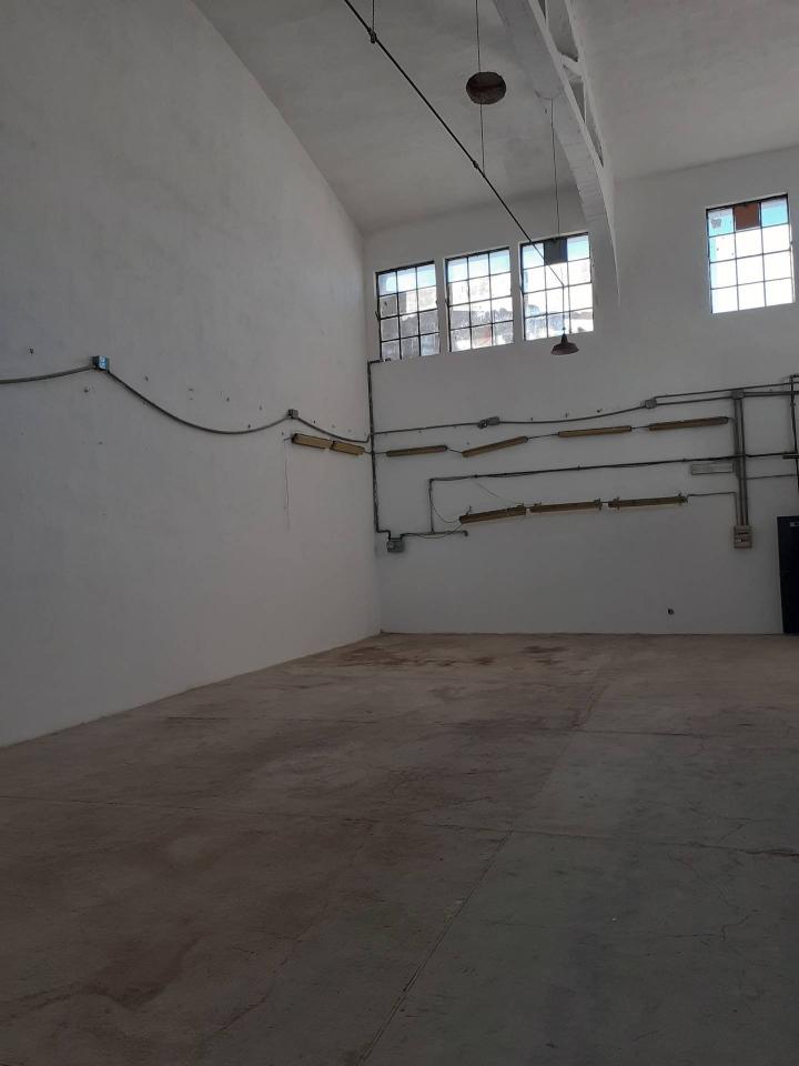 Esercizio commerciale in Via Giosuè Carducci 13, San Giuliano Terme, {3} - Foto 2