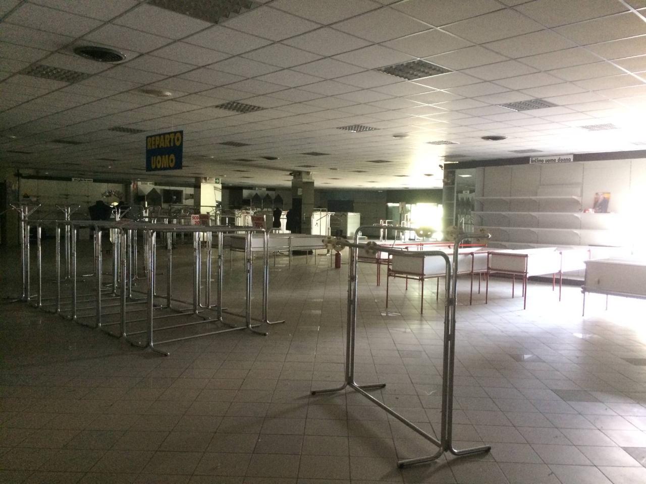 Esercizio commerciale in Via Nazionale 2, Aulla, {3} - Foto 2