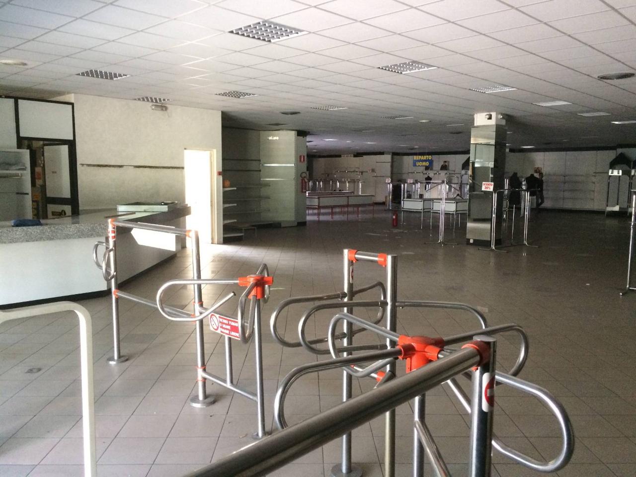 Esercizio commerciale in Via Lunigiana, Aulla, {3} - Foto 2