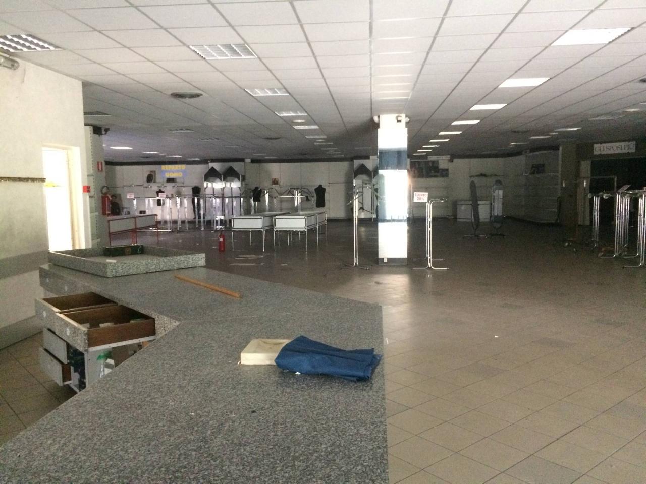 Esercizio commerciale in Via Nazionale 2, Aulla, {3} - Foto 2