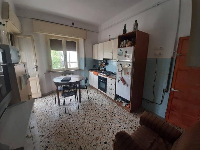 4-room flat in Via Vittorio Veneto, Pisa - Photo 1