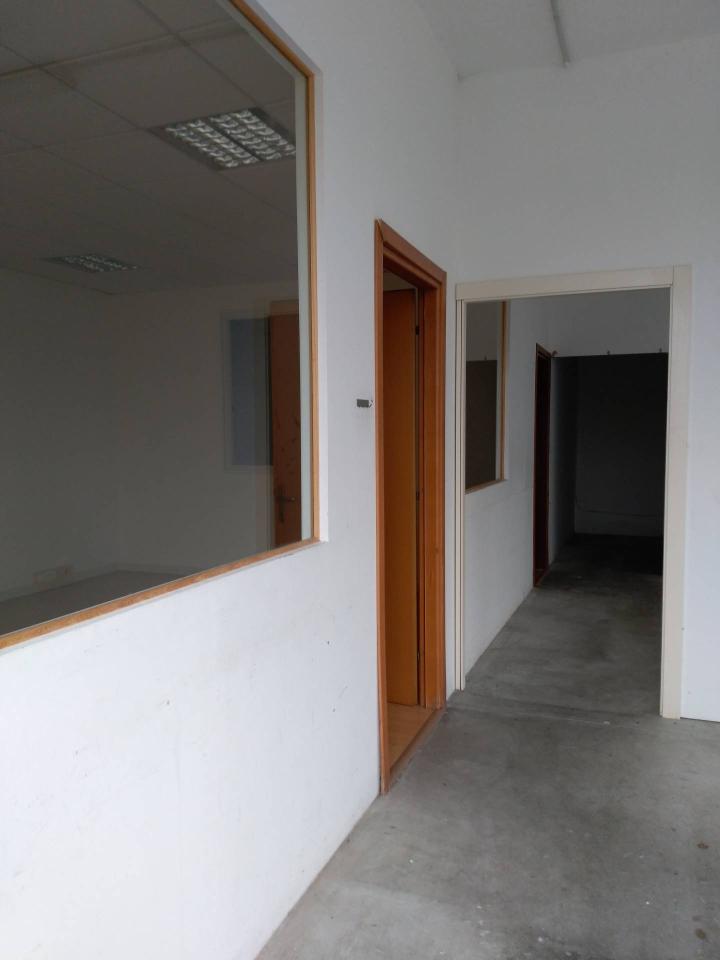Esercizio commerciale in Via Sterpulino 18, Pisa, {3} - Foto 2