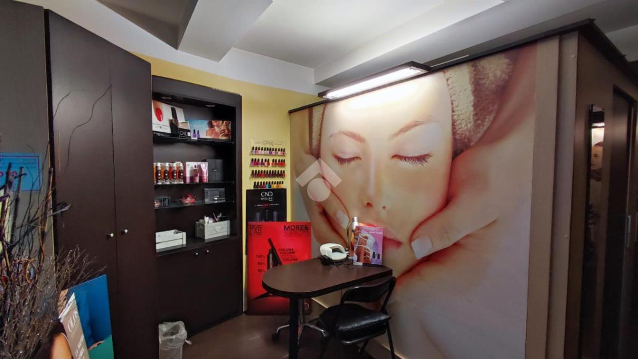 Negozio in Via Paolo Anfossi 57, Genova - Foto 1