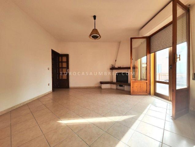 4-room flat in {3}, - Photo 1