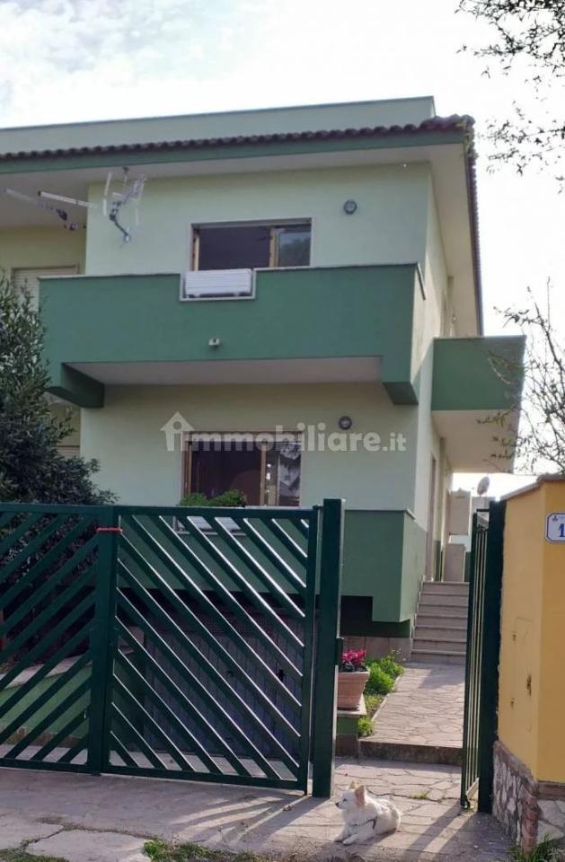 Villa plurifamiliare in vendita a Nettuno