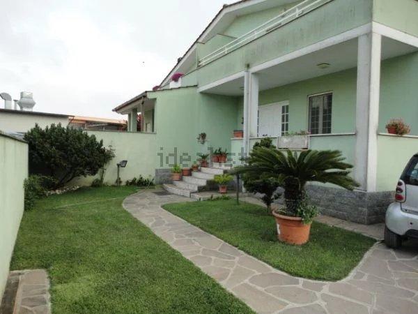 Villa plurifamiliare in {3}, - Foto 1