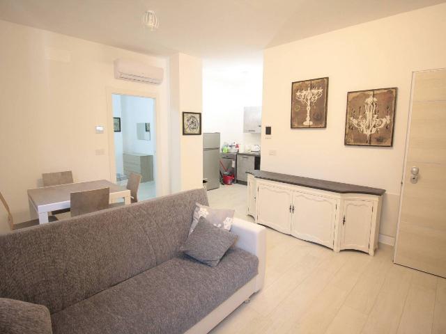 2-room flat in Via Giacomo Leopardi, San Benedetto del Tronto - Photo 1