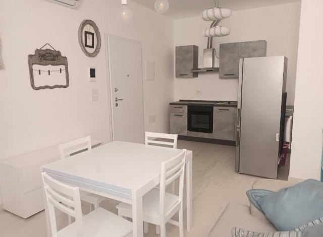 2-room flat in Via Giacomo Leopardi, San Benedetto del Tronto - Photo 1