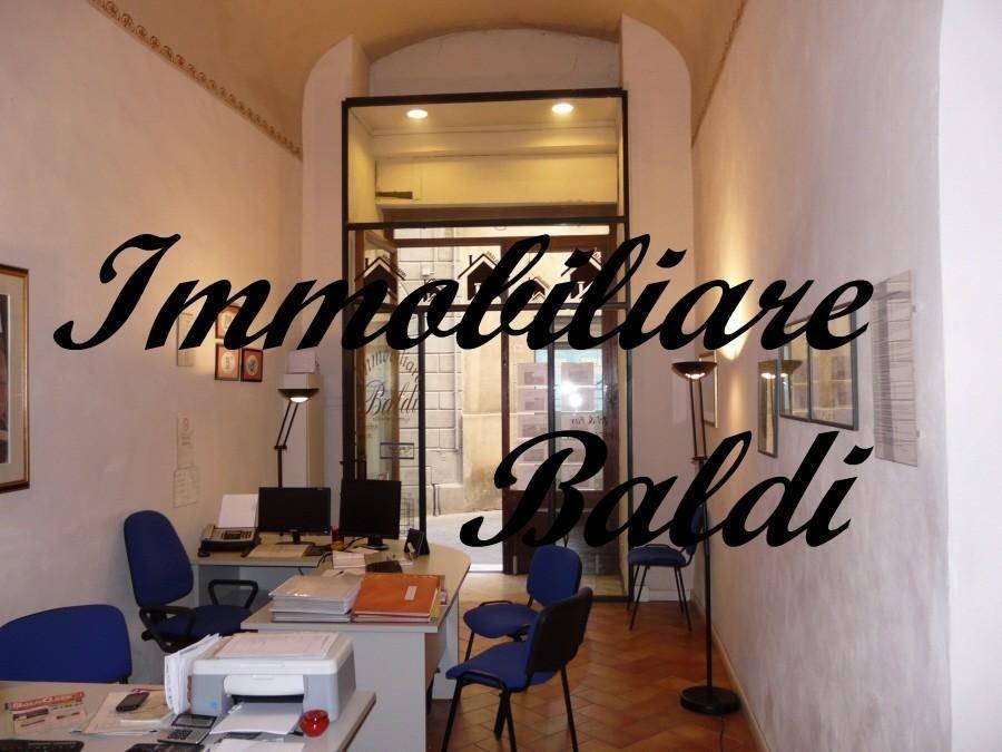 Capannone in Viale Pietro Toselli, 53100, Siena, {3} - Foto 1