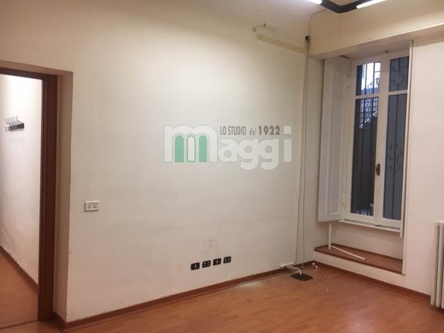 Ufficio in Via Fieno, Milano, {3} - Foto 1