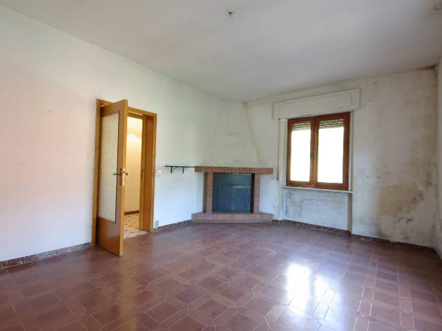 4-room flat in Via del Monte Santo, Citerna - Photo 1