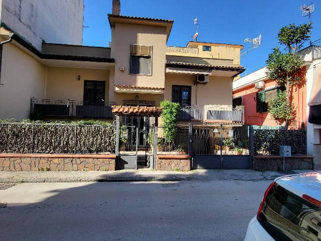 Mansion in {3}, Via Don Lorenzo Milani 11 - Photo 1