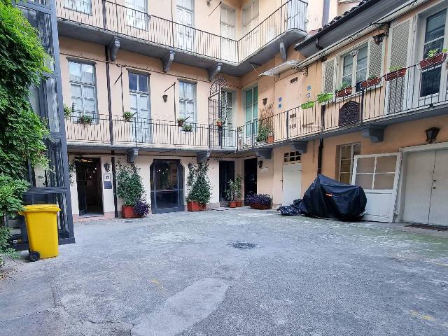 Negozio in Via delle Orfane 26, Torino - Foto 1