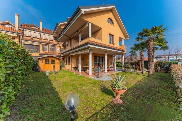 Villa in Via Giovanni Falcone  11, Bareggio - Foto 1