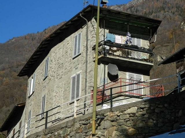 3-room flat in Via Caparè, Sondrio - Photo 1