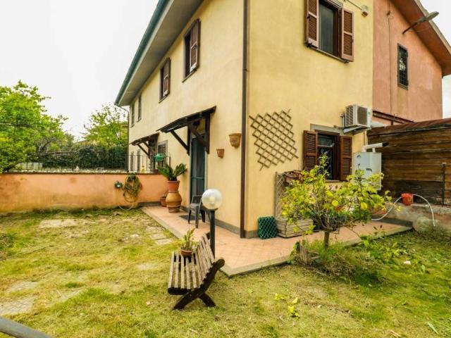 Villa a schiera in {3}, Via Colle Fiorito - Foto 1