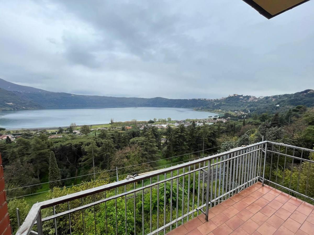 Appartamento in vendita a Castel Gandolfo