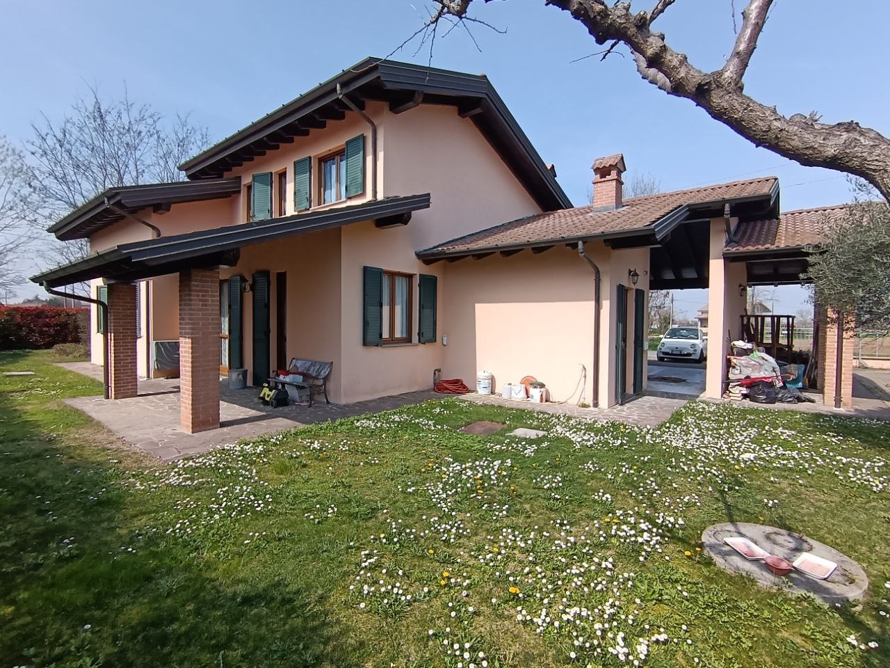 Villa in vendita a Piacenza