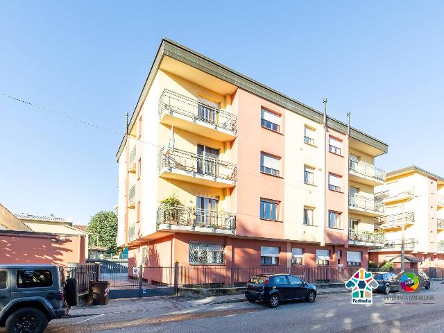 4-room flat in Via Vincenzo Bellini 5, Macherio - Photo 1