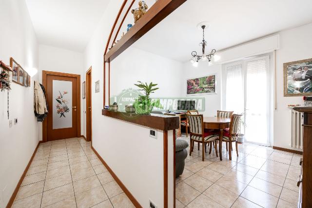 2-room flat, Bernareggio - Photo 1