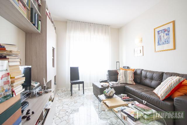 3-room flat in Viale Marelli 158, Sesto San Giovanni - Photo 1