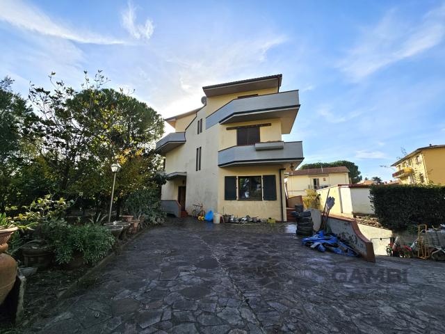 Detached house in Via Amilcare Ponchielli, Campi Bisenzio - Photo 1