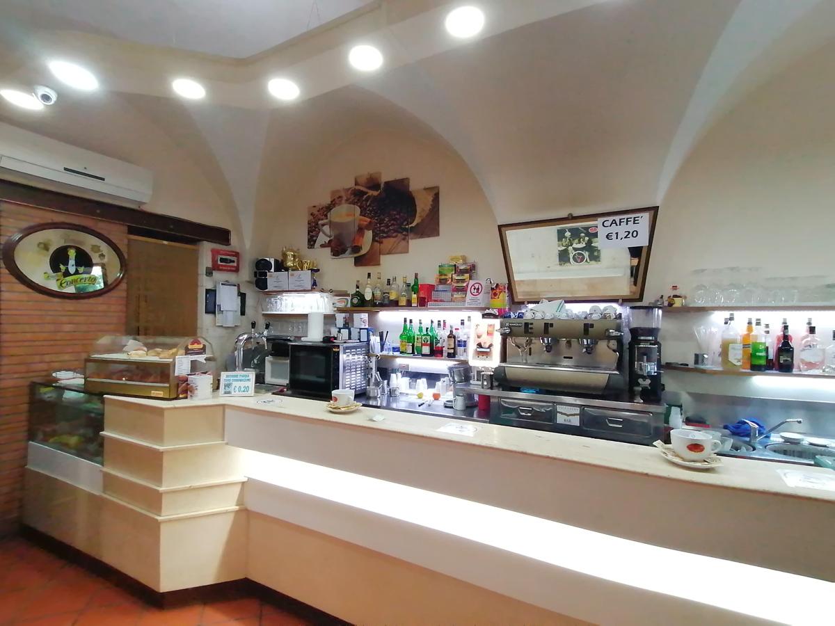Bar in Via Ludovico Pepe 14, Ostuni - Foto 1