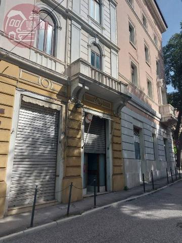 Geschäft in Via Martiri della Libertà 18, Trieste - Foto 1