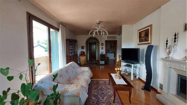 Mansion in Via Donizzetti, Jesolo - Photo 1