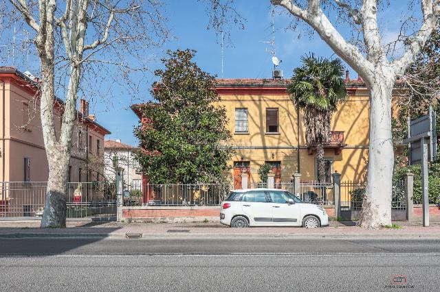 Detached house in Via l. Galvani, Imola - Photo 1