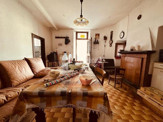 4-room flat in Via Gordona, Occagno 21, Schignano - Photo 1