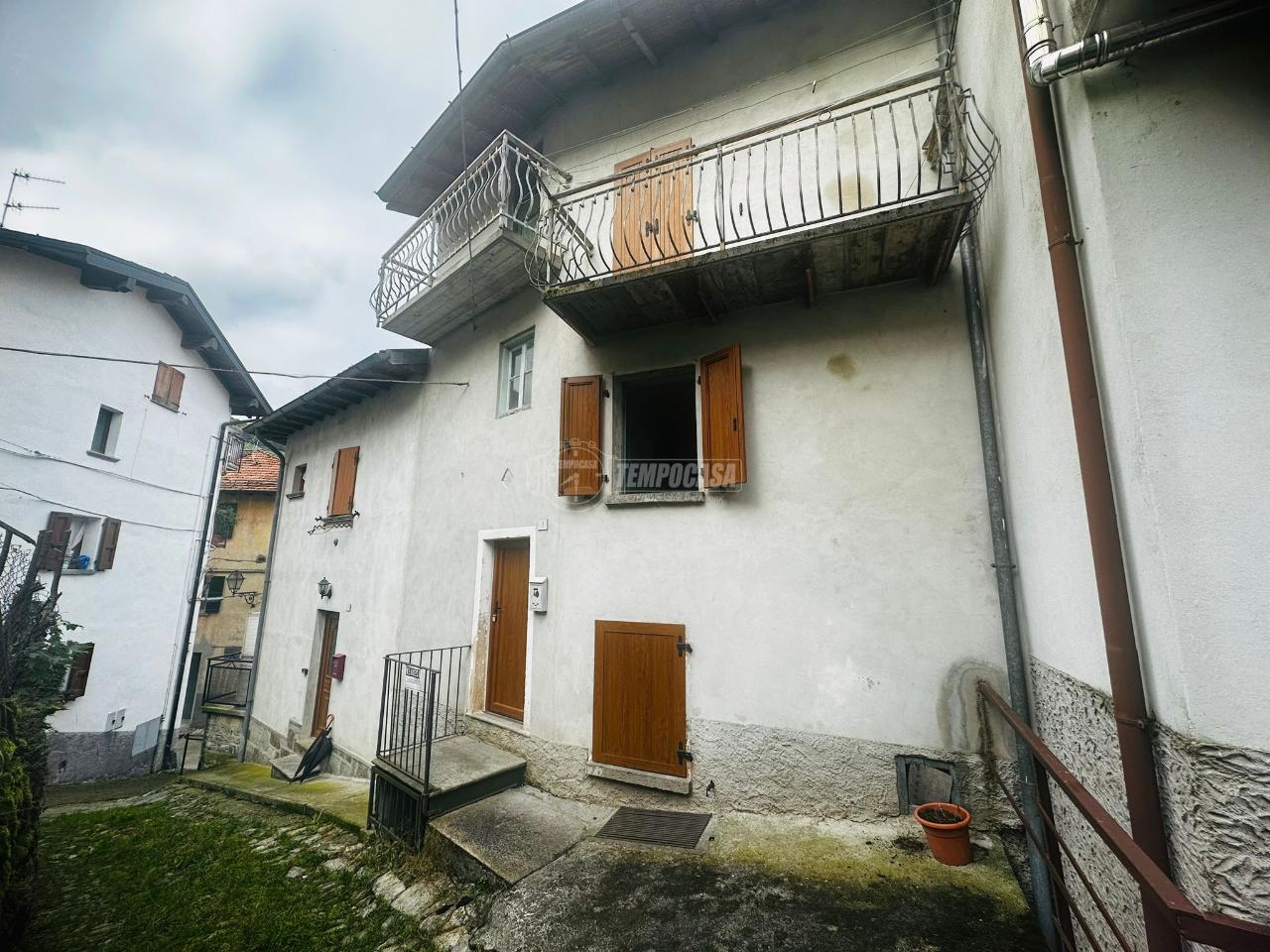 Casa indipendente in vendita a Schignano