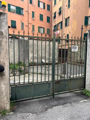 Box in Piazza Petrella, Genova - Foto 1