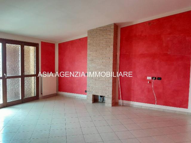 Quadrilocale in Piazza San Giacomo 14, Borgo San Giacomo - Foto 1