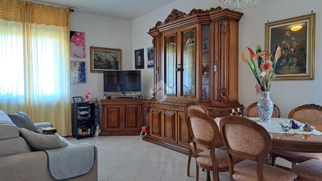 3-room flat in Via V Giornate 01, Solaro - Photo 1