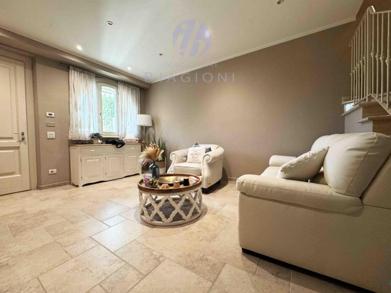 casa indipendente in vendita a Camaiore in zona Lido di Camaiore